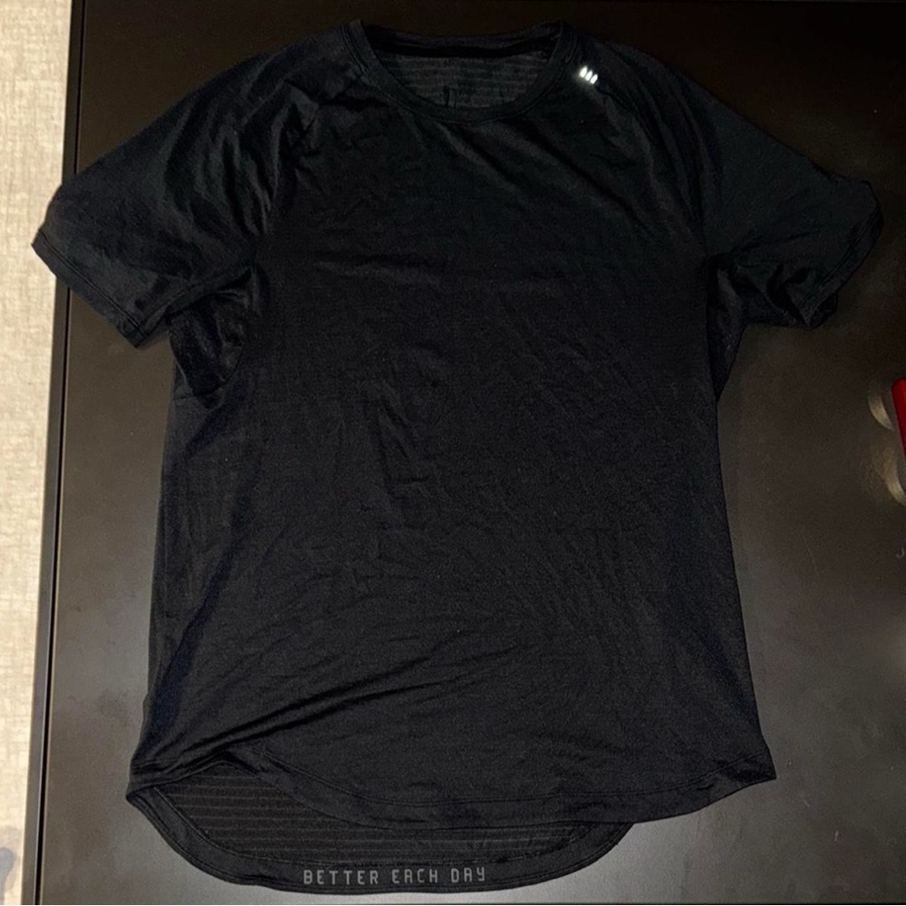 Lululemon License To Train Shirt Size M